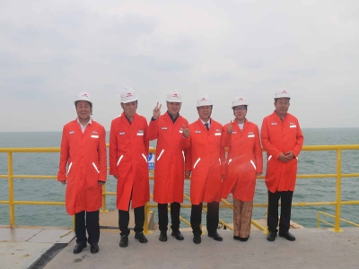 洋浦港三十万吨泊位公司团队作业