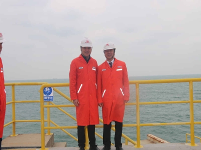 洋浦港三十万吨泊位公司团队作业