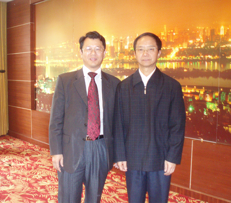 全国政协常委湖南省委常委纪委书记黄建囯与蓁福实业执行董事李宗豹